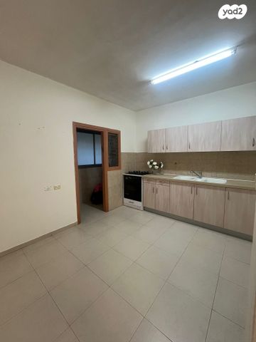 דירה, גולומב, רעננה