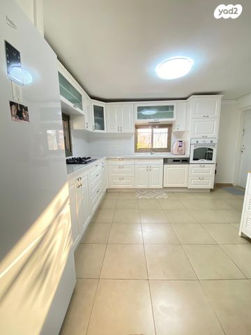 גג/ פנטהאוז, דיזרעאלי, עמידר, בנית, לוד