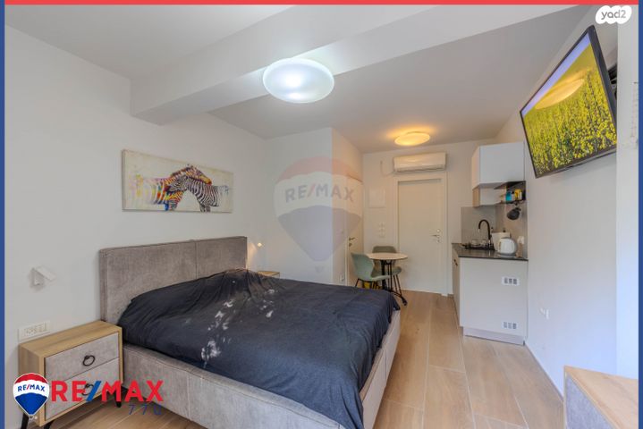 דו משפחתי, חצב, אומן