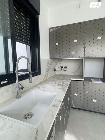 דירה, הרב יצחק ידידיה פרנקל, פלורנטין, תל אביב יפו