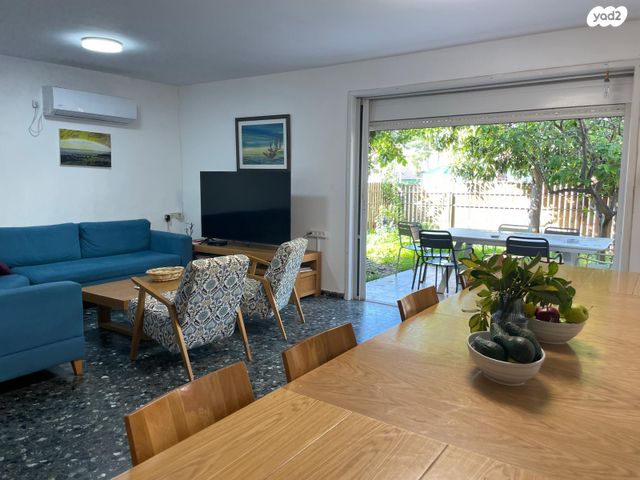 דו משפחתי, שיכוני מזרחי, כפר סבא