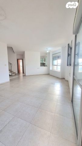 דופלקס, הסחלב, קרית הפרחים - 2005, רעננה