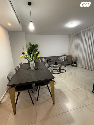 דירה, שלום דנינו, נתיבות מערב, נתיבות