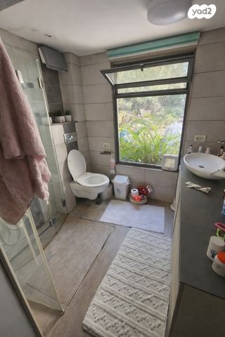 בית פרטי/ קוטג', גפנים, שריגים, שריגים