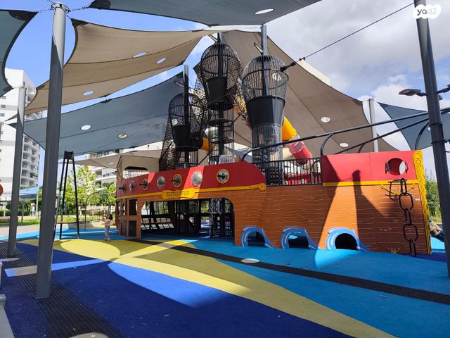 דירה, חצרות המושבה, רחובות