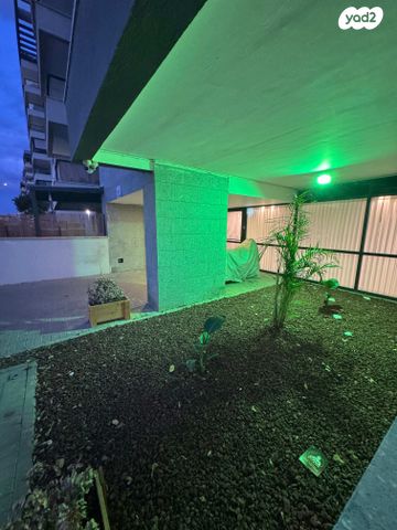 דירת גן, הרב אבא אבוחצירה, שדרות בפארק, שדרות