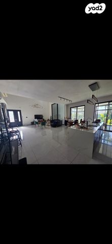 בית פרטי/ קוטג', נורית