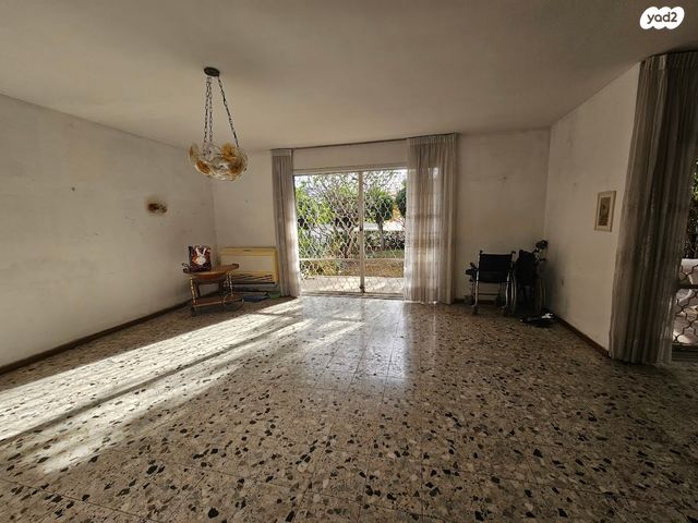 דו משפחתי, שדרות בן צבי, שיכון צנחנים, רמת גן