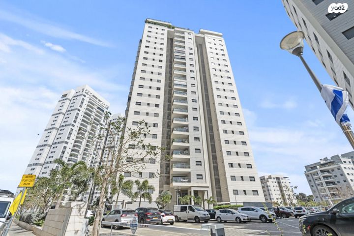 דירה, חצרות המושבה, רחובות