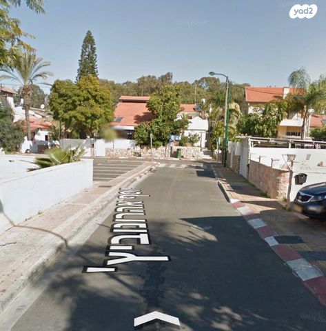 יוסף אהרונוביץ' 