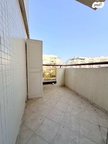 דירה, הגיתית, נאות אשלים, ראשון לציון