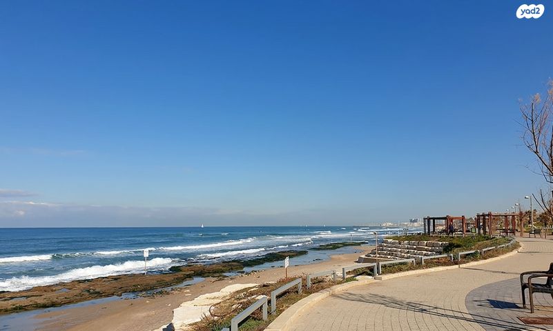 הגוש הגדול, רמת אביב החדשה, נופי ים