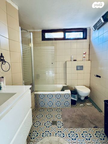 בית פרטי/ קוטג', ראש פינה