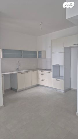 דירה, אמנון ליפקין שחק, נוף הטיילת, נתניה