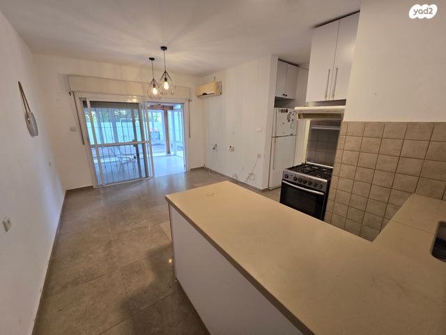 דירת גן, נווה עמל, הרצליה