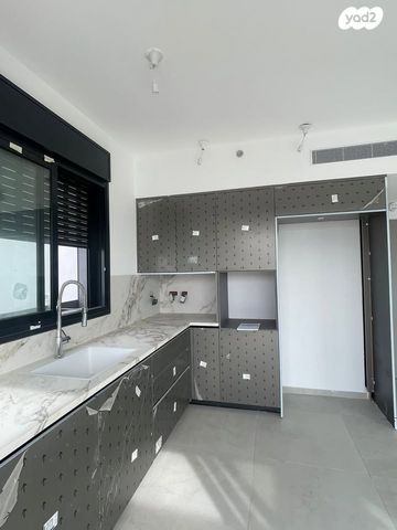 דירה, הרב יצחק ידידיה פרנקל, פלורנטין, תל אביב יפו