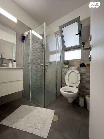 דירה, קידה, נתיבות