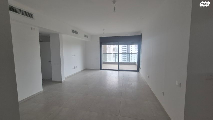 דירה, אמנון ליפקין שחק, נוף הטיילת, נתניה