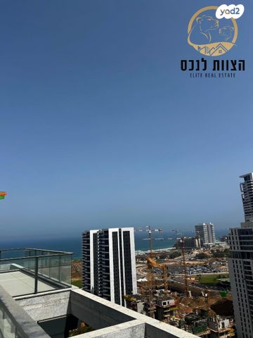 גג/ פנטהאוז, בת ים