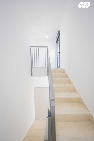 גג/ פנטהאוז, רועי קליין, בית שמש