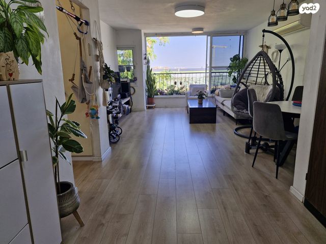 דירת גן, נווה עמל, הרצליה