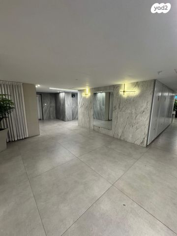 דירת גן, הרב אבא אבוחצירה, שדרות בפארק, שדרות