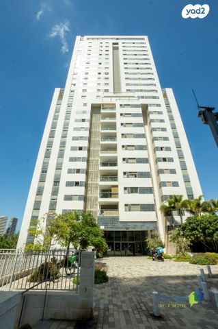 דירה, חיים בר לב, קרית קריניצי, רמת גן