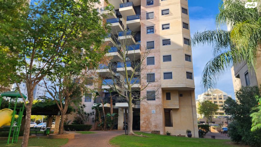 דרך דגניה 44