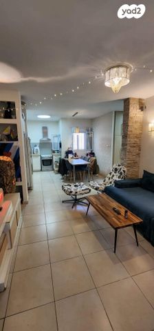 מרכז, קרית עבודה