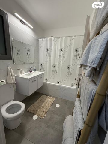 דירה, שלום דנינו, נתיבות מערב, נתיבות