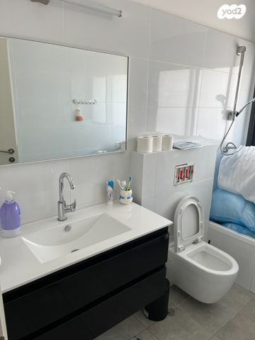 גג/ פנטהאוז, רמב"ם 13, הגבול רוטשילד, בת ים