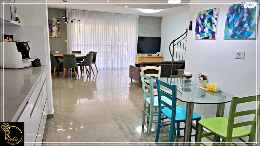 דירת גן, האלמוג, נופי סלע, מעלה אדומים