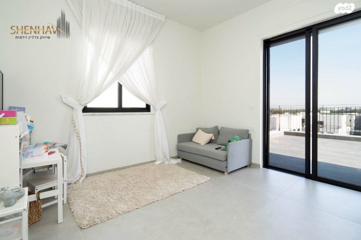 גג/ פנטהאוז, תל מונד