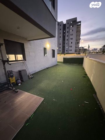 דירת גן, הרב אבא אבוחצירה, שדרות בפארק, שדרות