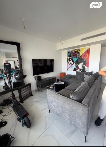 דירה, אמנון ליפקין שחק, נוף הטיילת, נתניה