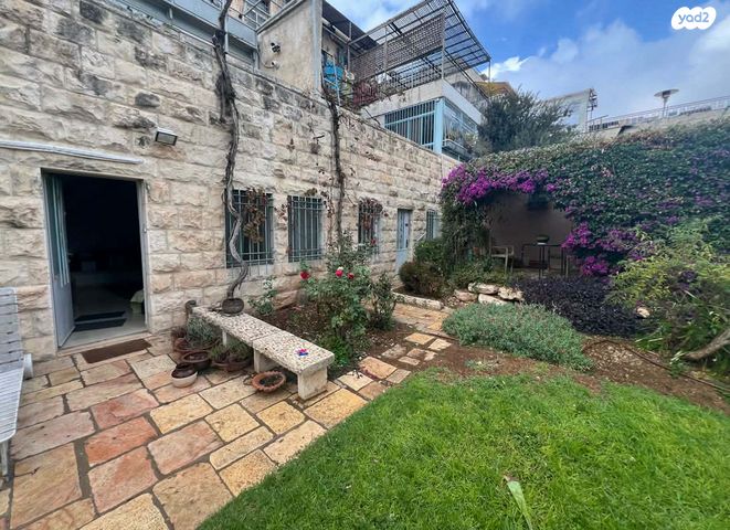 דירת גן, גבעת חנניה, אבו תור, ירושלים