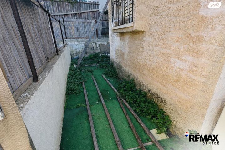 דירת גן, השלושה, עמידר, בת ים