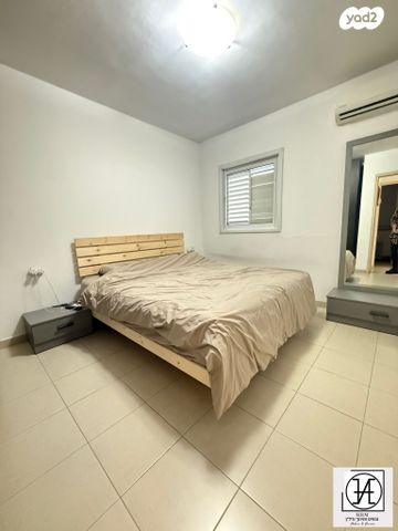 דירה, רחבעם זאבי, גרין ועם, חולון