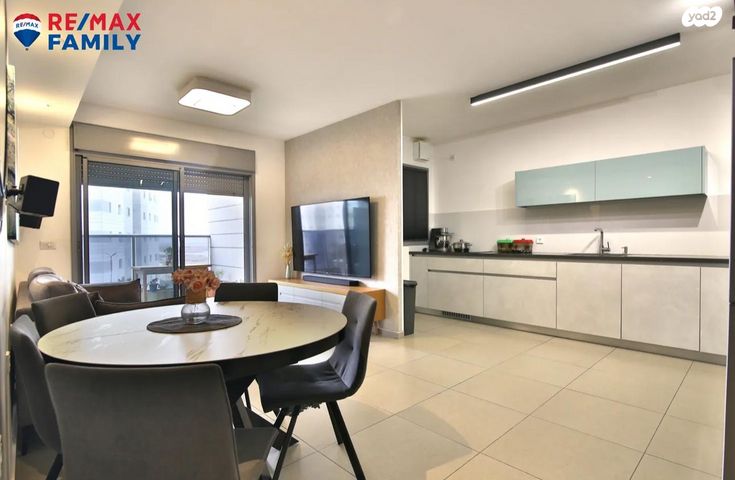 שושנה דמארי 