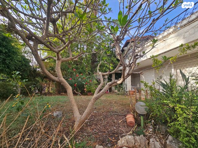 דו משפחתי, שדרות בן צבי, שיכון צנחנים, רמת גן