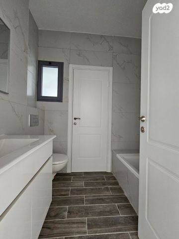 דירה, יוסף ברזילאי, עפולה