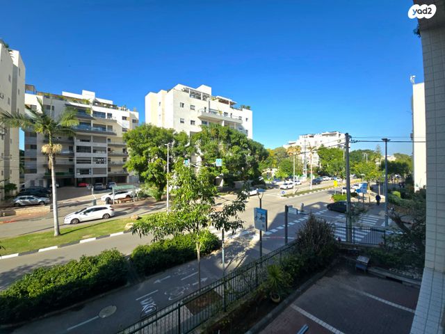 דירה, רעננה