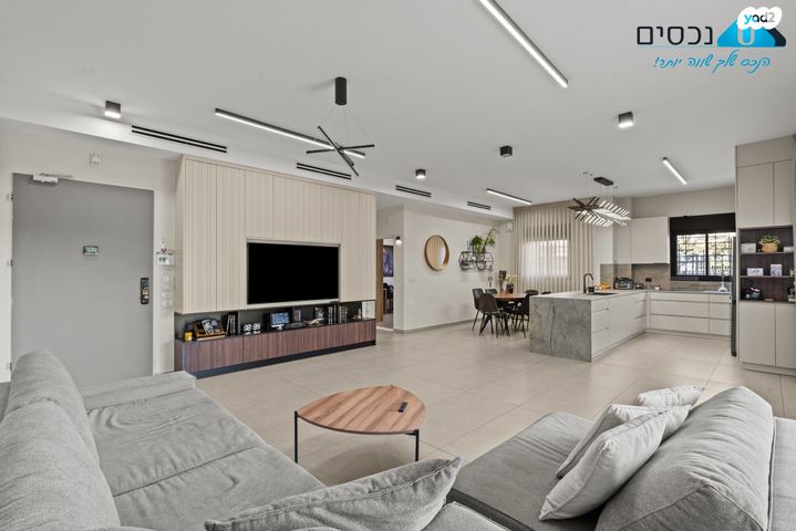 דירת גן, גולדה מאיר, מורשת, מודיעין מכבים רעות