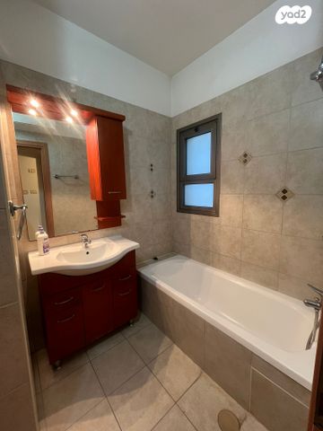 דירה, גולומב, רעננה