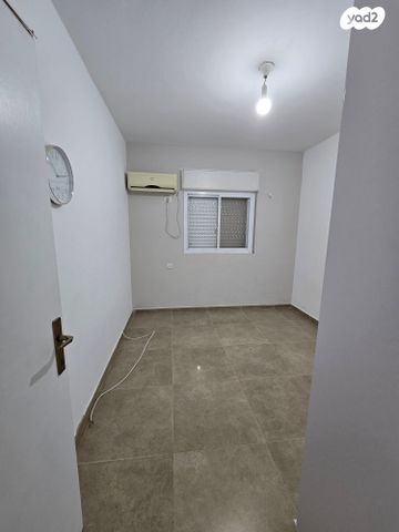 דירת גן, נווה עמל, הרצליה