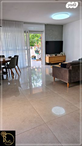 דירת גן, האלמוג, נופי סלע, מעלה אדומים