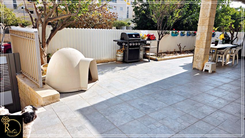 דירת גן, האלמוג, נופי סלע, מעלה אדומים