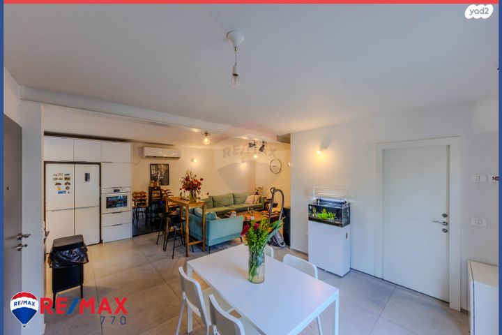 דו משפחתי, אומן