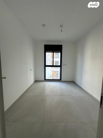 דירה, אשכולות, עמק הכרמל, נשר