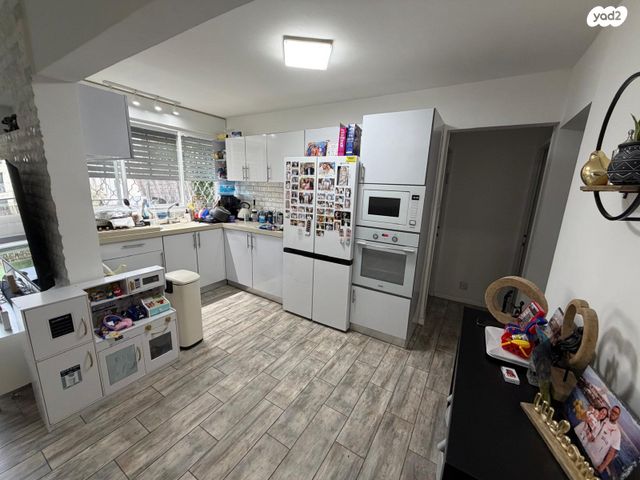 דירת גן, רמות יצחק, נשר